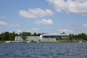 Гостиница Strandhotel Senftenberger See  Зенфтенберг